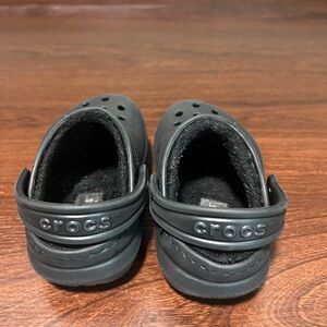 Black fur-lined CROCS (Toddler- C5)